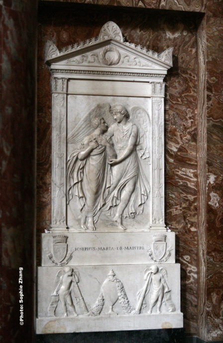 la Chiesa dei Santi Martiri (Solutore, Avventore e Ottavio, i più antichi protettori della città di Torino), costruita su disegno di Pellegrino Tibaldi nel 1577. A sinistra, entrando, è sepolto Joseph de Maistre.