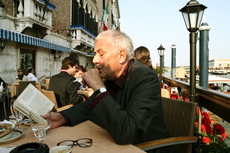 Philippe Sollers à Venise par Sophie Zhang